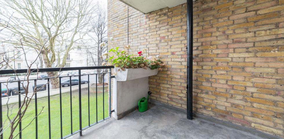 			3 Bedroom, 1 bath, 1 reception Flat			 Clifton Gardens, WARWICK AVENUE / MAIDA VALE 